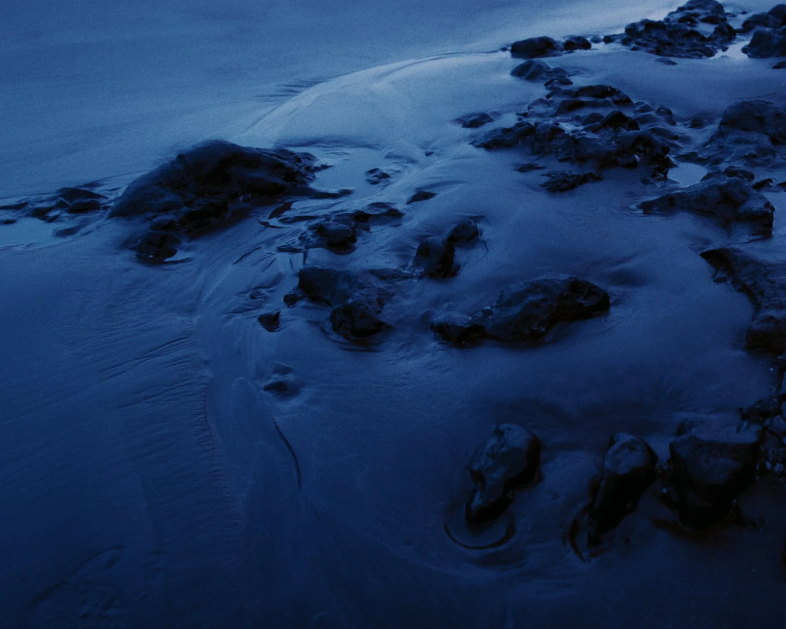 Crossing - still 4
